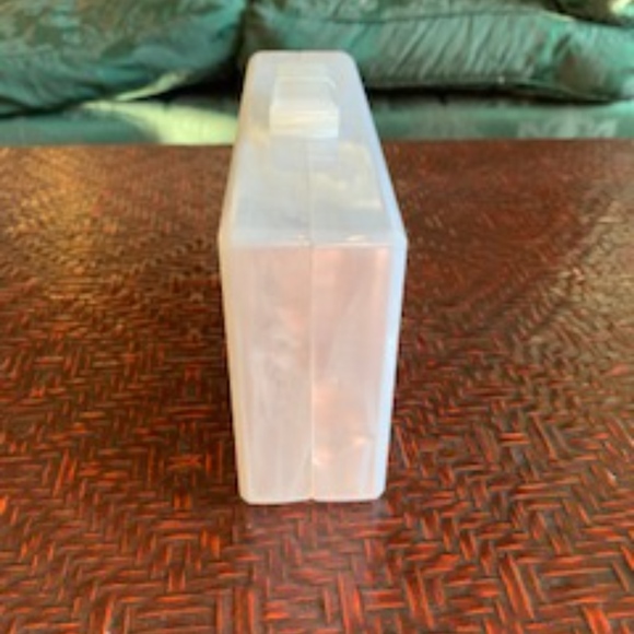 Pearl Acrylic Box Clutch - Picture 5 of 8